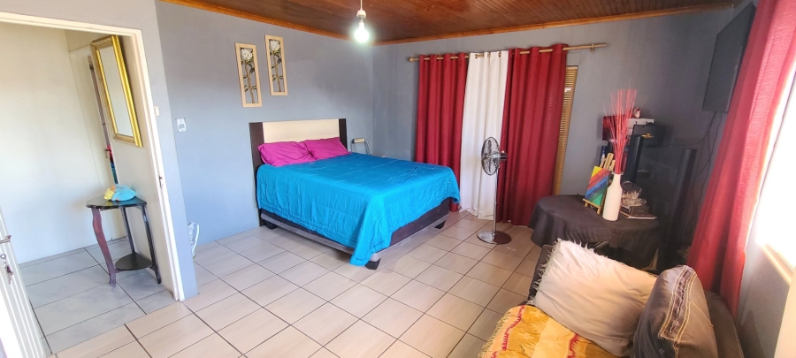 4 Bedroom Property for Sale in Sunbird Park Western Cape